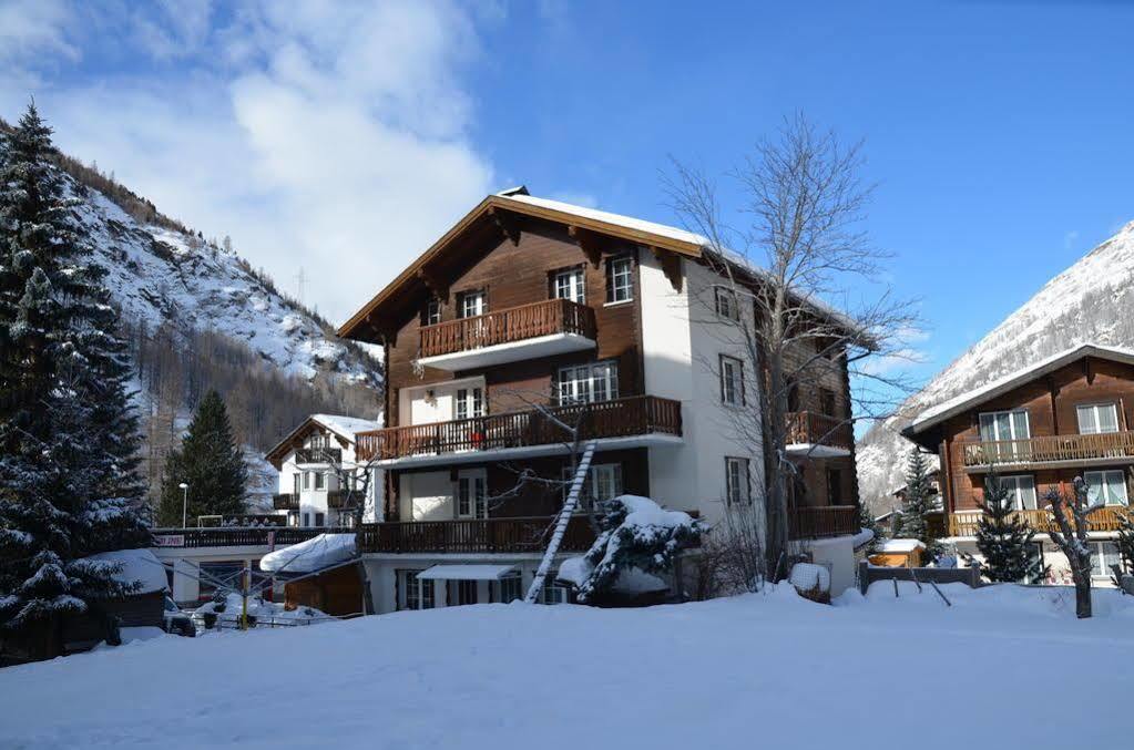 Haus Alpenperle Apartamento Saas-Almagell Exterior foto